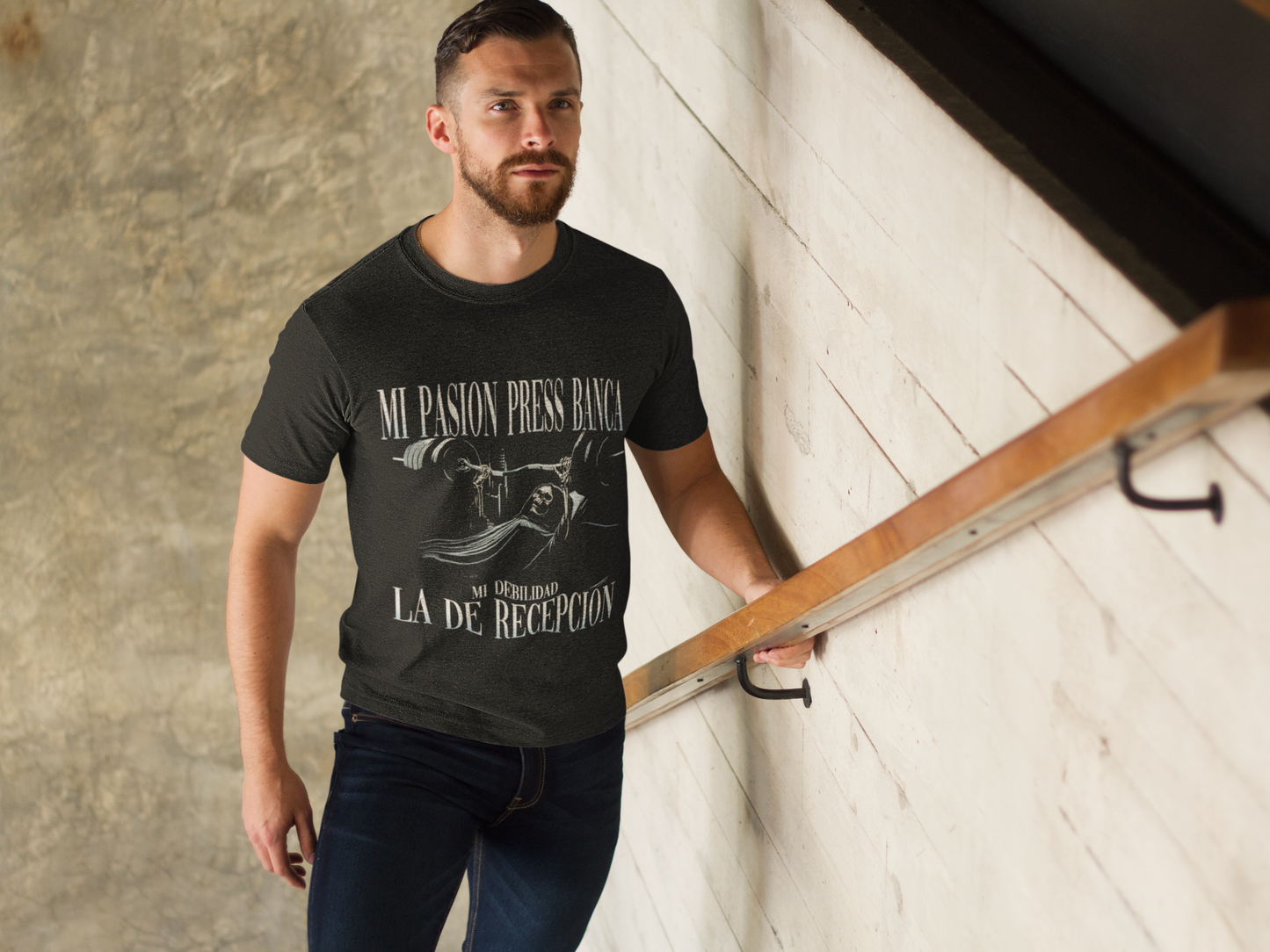 Playera Negra "Mi pasion el press banca, mi debilidad la de recepcion" para Caballero